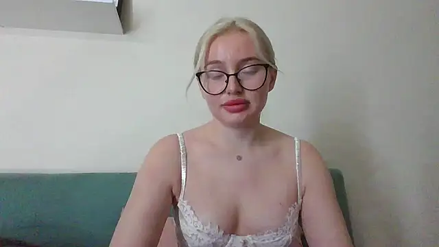 blond canary online show from May 2026 05:40:02 PM