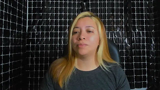 MissAlmaFenix online show from June 2026 12:27:01 PM