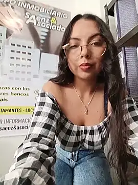 JENNIFER  03 online show from May 2026 02:45:01 PM