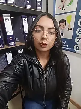 JENNIFER  03 online show from June 2026 03:17:01 PM