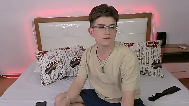 Miless Cooper online show from May 2026 07:24:02 PM