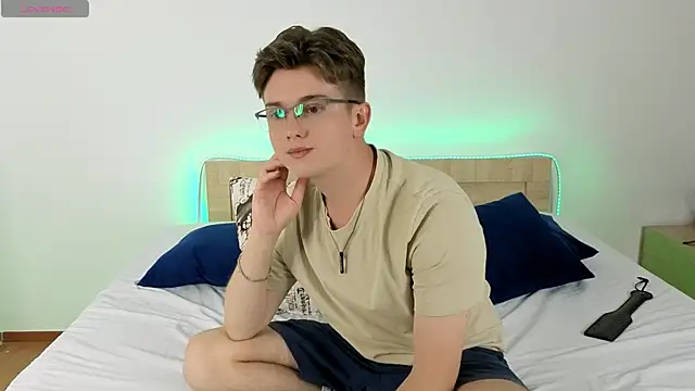 Miless Cooper online show from May 2026 02:04:02 PM