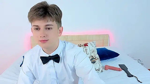 Miless Cooper online show from June 2026 02:26:02 PM
