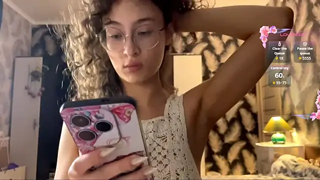 Snapshot of CurlyWinx chatting on May 2026 07:17:01 PM CurlyWinx online show from May 2026 07:17:01 PM