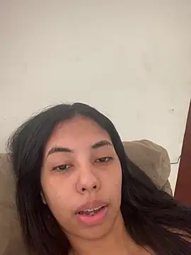 Snapshot of rayssa_onlyy chatting on May 2026 03:48:01 PM rayssa onlyy online show from May 2026 03:48:01 PM