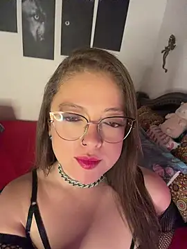 Snapshot of Lilith_Desire chatting on May 2026 01:21:01 PM Lilith Desire online show from May 2026 01:21:01 PM