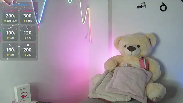 Sara Blum online show from May 2026 09:02:01 PM