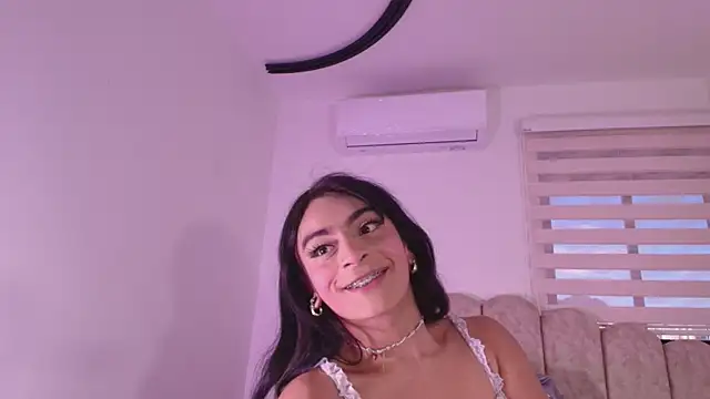 Malaia thompson  online show from June 2026 11:54:02 AM