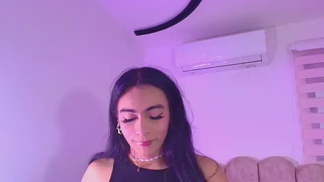 Malaia thompson  online show from May 2026 11:51:02 AM
