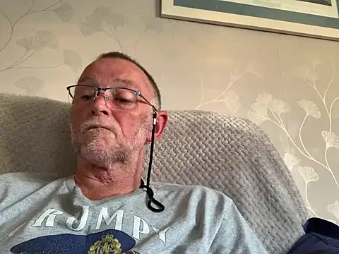 Snapshot of Moonraker64 chatting on July 2026 07:31:01 PM Moonraker64 online show from July 2026 07:31:01 PM