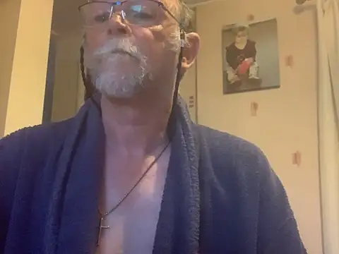 Snapshot of Moonraker64 chatting on June 2026 05:46:01 AM Moonraker64 online show from June 2026 05:46:01 AM