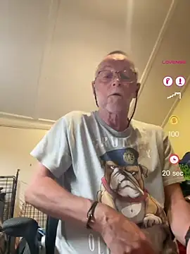 Snapshot of Moonraker64 chatting on July 2026 09:11:02 PM Moonraker64 online show from July 2026 09:11:02 PM