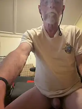 Snapshot of Moonraker64 chatting on July 2026 09:26:01 PM Moonraker64 online show from July 2026 09:26:01 PM