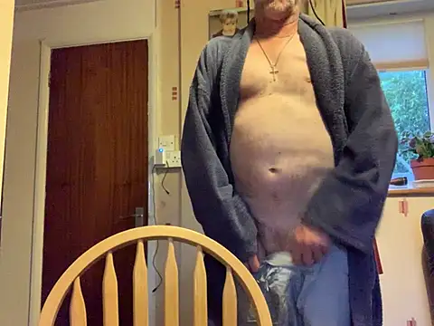 Snapshot of Moonraker64 chatting on July 2026 04:43:02 AM Moonraker64 online show from July 2026 04:43:02 AM