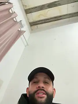 Snapshot of Ssombra_ chatting on May 2026 12:28:01 AM Ssombra online show from May 2026 12:28:01 AM