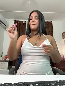 Snapshot of Just_lilah chatting on May 2026 10:32:02 PM Just lilah online show from May 2026 10:32:02 PM