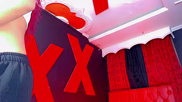 Mia Colucci25 online show from June 2026 06:00:02 AM