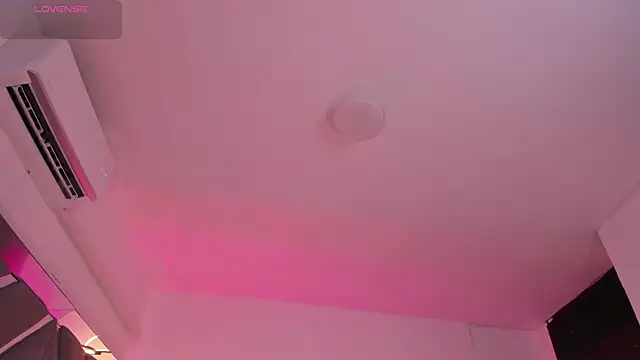 AmaraLewis online show from August 2026 12:58:01 PM