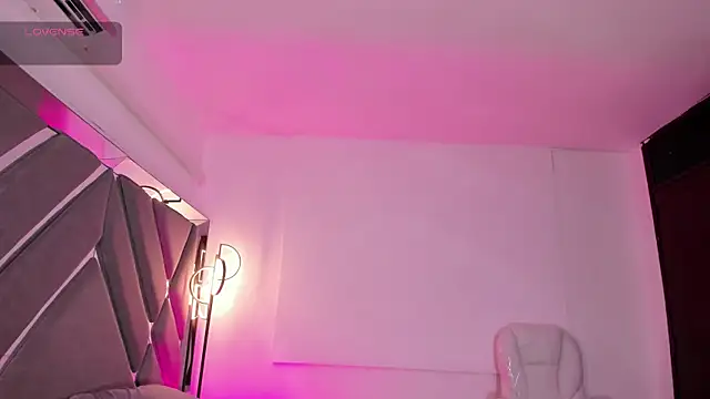 AmaraLewis online show from July 2026 01:08:02 PM