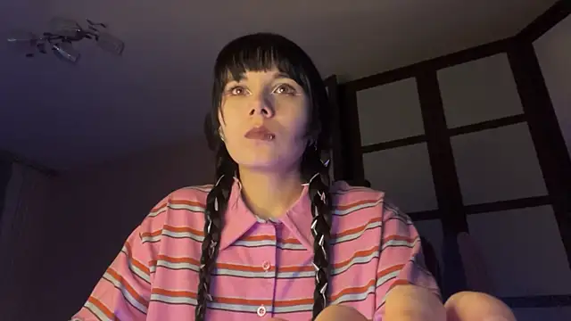 gothicq online show from May 2026 06:39:01 PM
