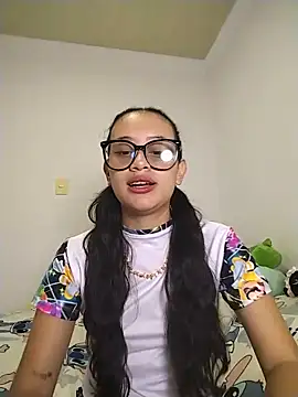 L0lita Emi12 online show from May 2026 11:06:01 AM