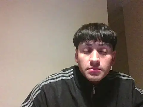 Tttwinee online show from May 2026 03:32:01 AM