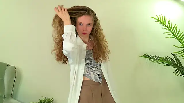 Mila Stain online show from May 2026 05:32:02 AM