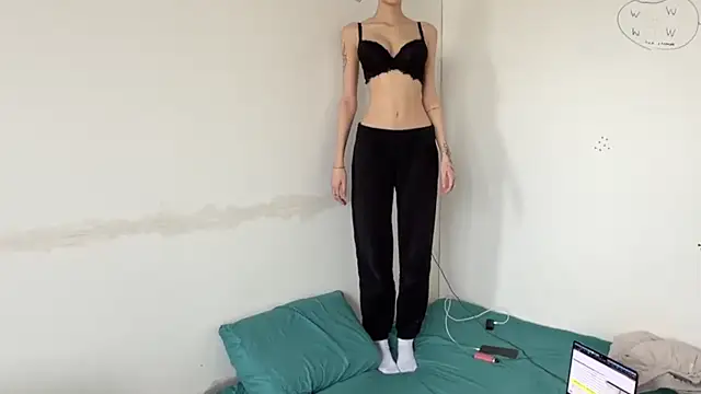 Somelia Mak online show from May 2026 01:25:02 PM