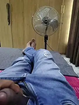 santhoshkannadaboy online show from May 2026 04:05:01 PM