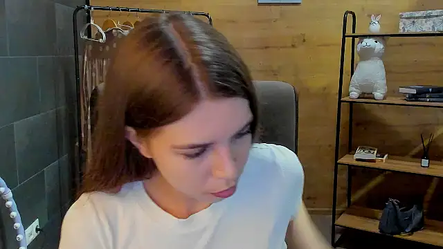 Snapshot of RuthhCox chatting on May 2026 01:20:02 PM RuthhCox online show from May 2026 01:20:02 PM
