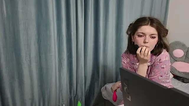 Annpopsy online show from May 2026 06:55:02 PM