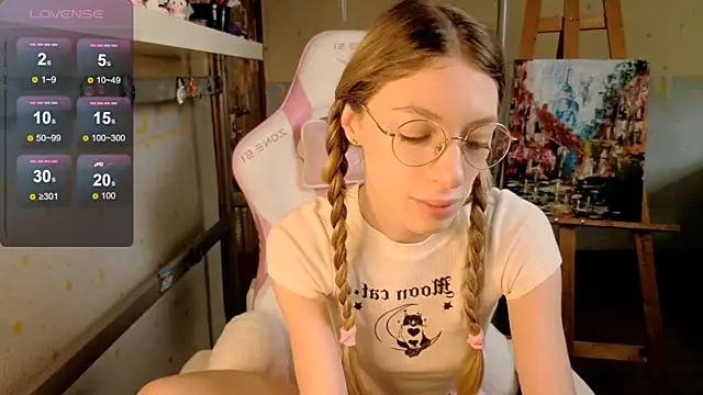 MiaMooonn online show from May 2026 08:11:02 AM