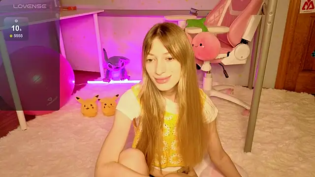 MiaMooonn online show from June 2026 05:59:01 AM