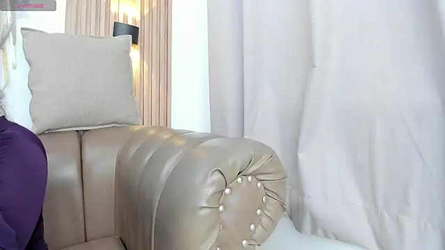 Snapshot of yasmin_dina chatting on May 2026 03:29:01 PM yasmin dina online show from May 2026 03:29:01 PM