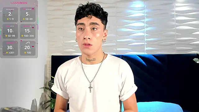 Snapshot of Spencerwhite_ chatting on May 2026 08:39:01 PM Spencerwhite online show from May 2026 08:39:01 PM