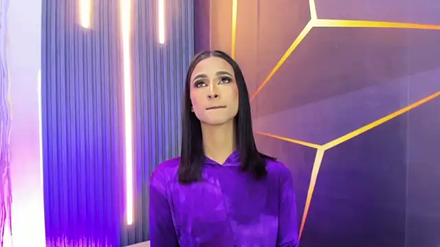 Snapshot of Miss_Isa_ chatting on May 2026 12:34:01 PM Miss Isa online show from May 2026 12:34:01 PM