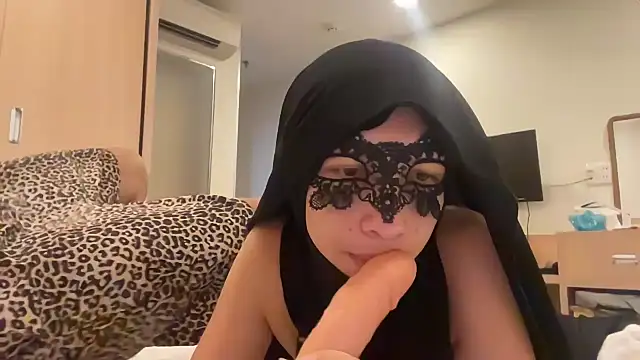 hiddenCrazySlutCpl online show from May 2026 09:54:01 AM