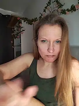 Snapshot of Candy_Cougar chatting on June 2026 06:36:02 AM Candy Cougar online show from June 2026 06:36:02 AM