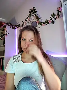 Snapshot of Candy_Cougar chatting on June 2026 06:46:02 AM Candy Cougar online show from June 2026 06:46:02 AM