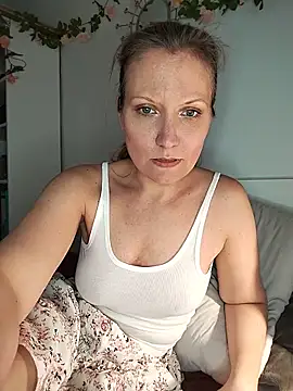 Snapshot of Candy_Cougar chatting on June 2026 12:03:02 PM Candy Cougar online show from June 2026 12:03:02 PM