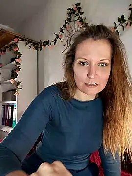 Snapshot of Candy_Cougar chatting on May 2026 09:57:01 AM Candy Cougar online show from May 2026 09:57:01 AM