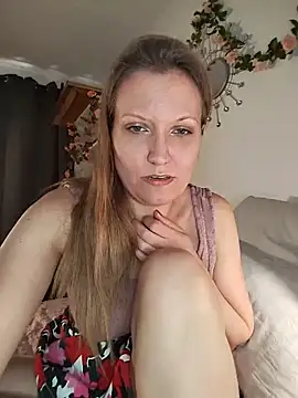 Snapshot of Candy_Cougar chatting on June 2026 06:52:02 AM Candy Cougar online show from June 2026 06:52:02 AM