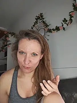Snapshot of Candy_Cougar chatting on June 2026 07:02:01 AM Candy Cougar online show from June 2026 07:02:01 AM