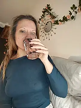 Snapshot of Candy_Cougar chatting on June 2026 07:13:01 AM Candy Cougar online show from June 2026 07:13:01 AM