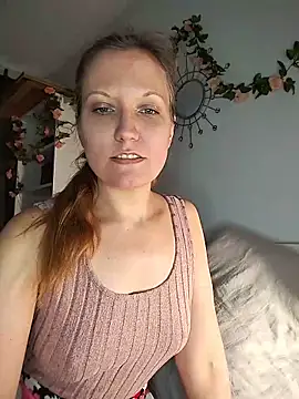 Snapshot of Candy_Cougar chatting on June 2026 06:29:02 AM Candy Cougar online show from June 2026 06:29:02 AM