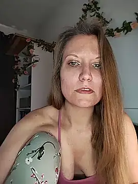 Candy Cougar online show from June 2026 06:33:01 AM