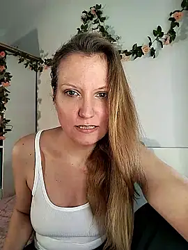 Snapshot of Candy_Cougar chatting on May 2026 06:56:02 AM Candy Cougar online show from May 2026 06:56:02 AM