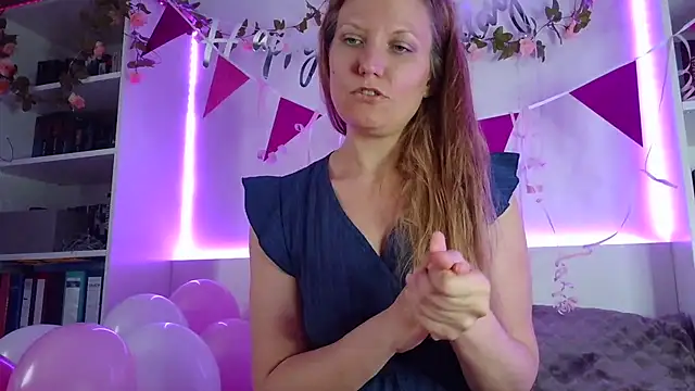 Candy Cougar online show from July 2026 04:58:01 PM