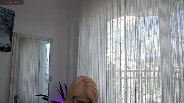 Belle Blondy online show from May 2026 11:32:01 AM