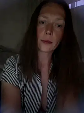 MillaSmileX online show from May 2026 05:32:01 PM